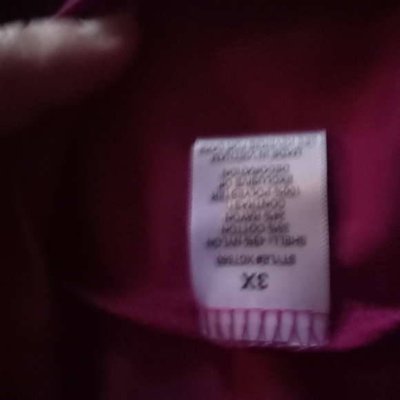 Woman's lace blouse - Picture 2 of 2